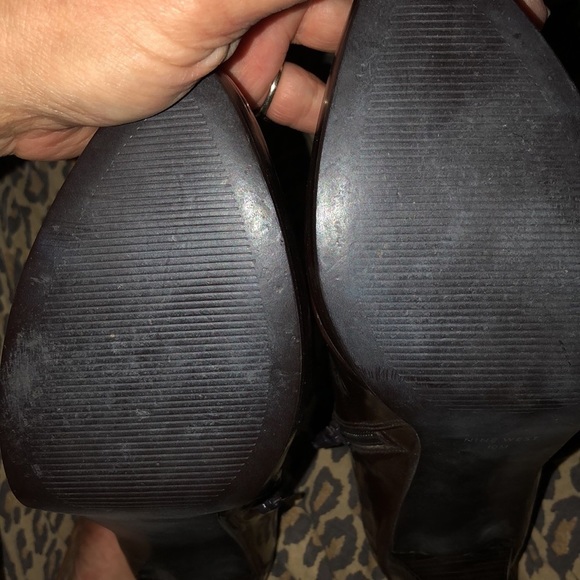 Nine West size 10 Chocolate Brown Patent  leather platform booties - Picture 11 of 11